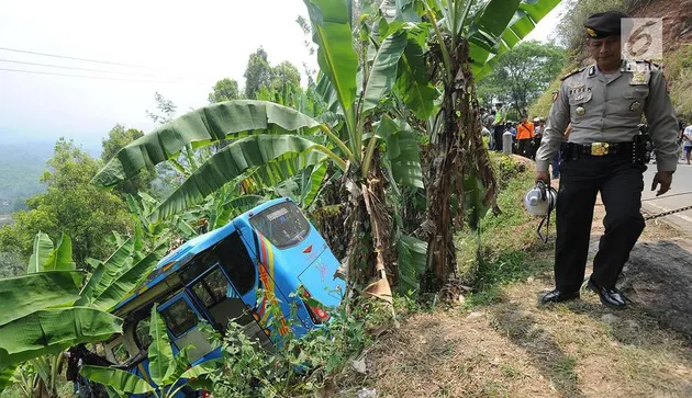 bus masuk jurang sukabumi, bus sukabumi, kecelakaan bus sukabumi