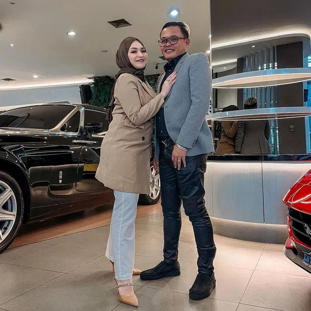 Potret Sule dan istri yang segera cerai.
