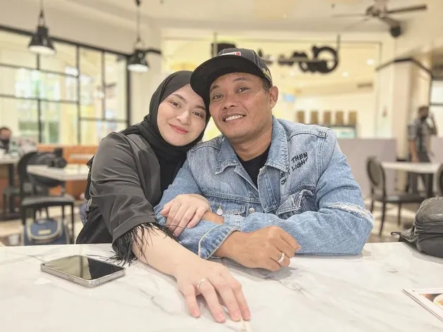 Potret Sule dan istri yang segera cerai.