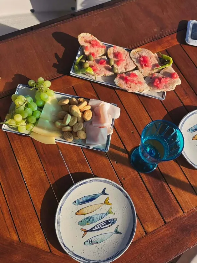 Poret Pevita Pearce naik Yacht bersama suami