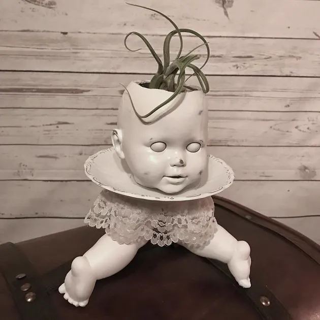 foto unik, foto aneh, foto lucu, foto keren, boneka bayi, boneka bayi seram