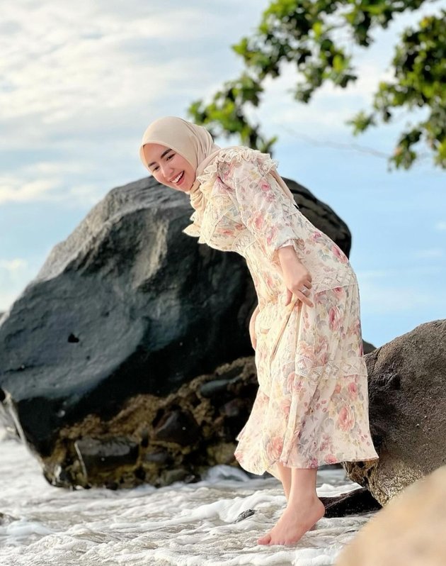 8 Portraits of Angga Wijaya Vacationing with His Pregnant Wife: Your Happiness is My Responsibility