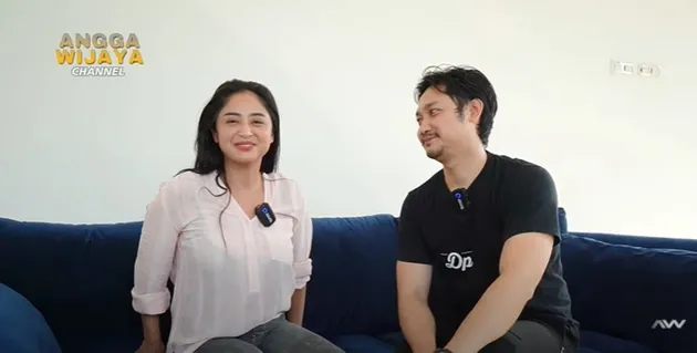 Dewi Perssik - Angga Wijaya