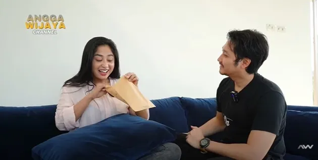 Dewi Perssik - Angga Wijaya