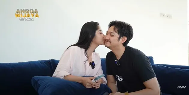 Dewi Perssik - Angga Wijaya