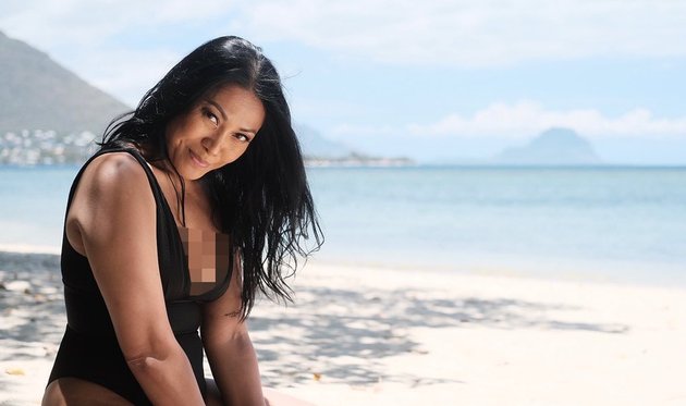 8 Portraits of Anggun C Sasmi in a Bikini, Hot Mama 47 Years Old Showing Body Goals and Tanning Skin - Even More Enchanting