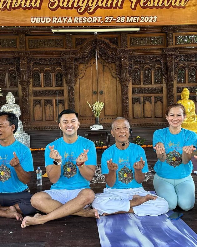 8 Photos of Anjasmara Whose Beliefs are Questioned Because of Frequently Practicing Buddhist Meditation Techniques, Reveals Having Studied All Religions?