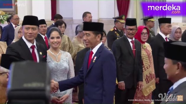 8 Portraits of Annisa Pohan and Her Daughter Attending AHY's Inauguration as Minister of ATR/BPN at the State Palace, Looking Beautiful in Traditional Attire