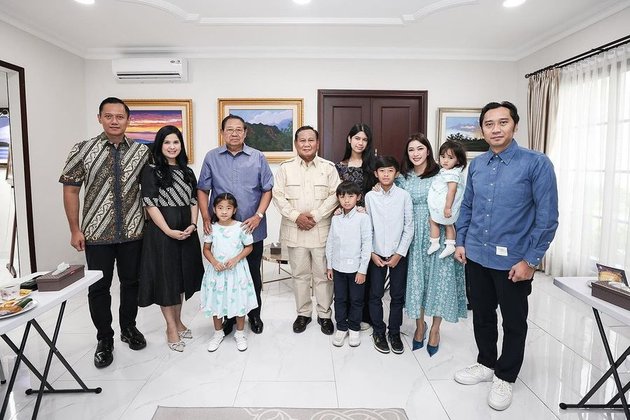 8 Portraits of Annisa Pohan and Her Daughter Attending AHY's Inauguration as Minister of ATR/BPN at the State Palace, Looking Beautiful in Traditional Attire