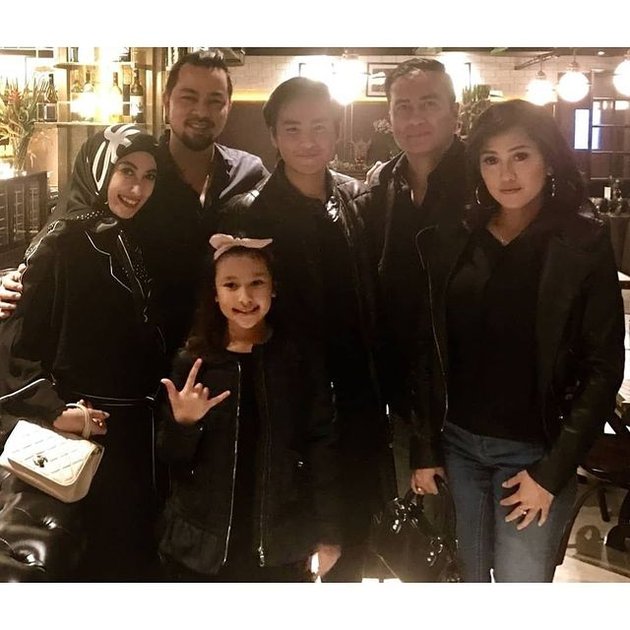 8 Photos of Annisa Trihapsari with Sultan Djorghi and Adjie Pangestu that Touch Netizens, Husband & Ex Still Get Along!