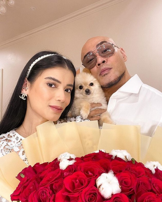 8 Portraits of Deddy Corbuzier and Sabrina's Anniversary, Complaining About the Expensive Flowers - Double Date with Azka