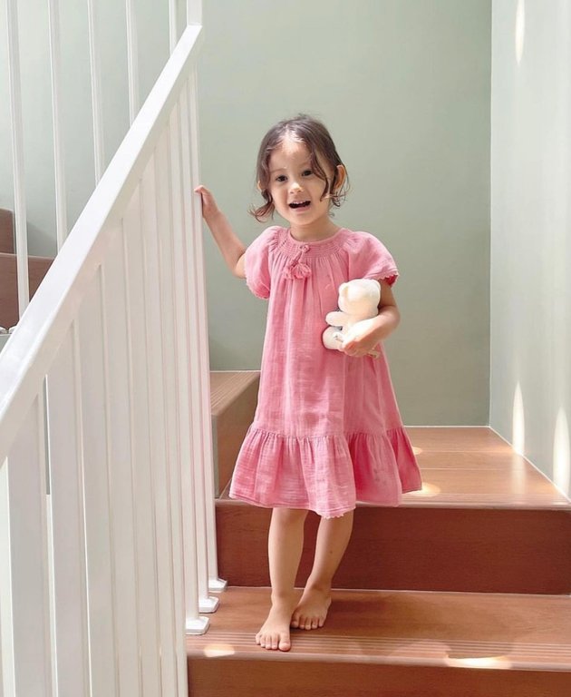 8 Pictures of Arabella, Aura Kasih's Beloved Daughter, Turning 4 Years Old, the Beautiful Brazilian Mixed Girl