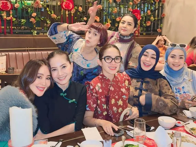 Potret interaksi hangat Geng Kepompong