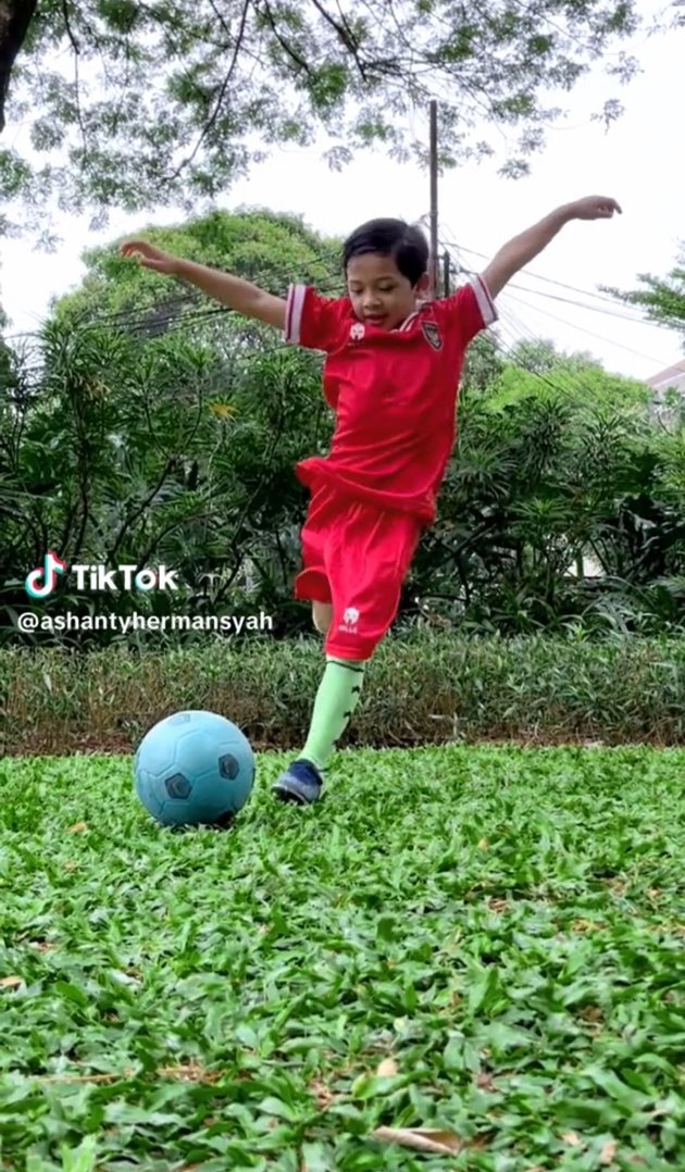 8 Portraits of Arsya, Anang Hermansyah's Son, Selected as Assistant for the Indonesian National Team for This Match...