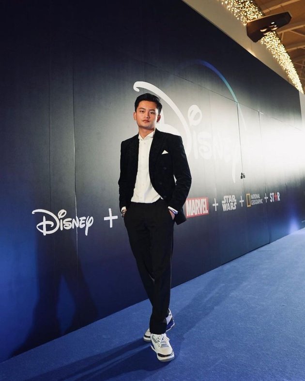 8 Photos of Indonesian Artists at Disney's Asia Pacific Content Showcase Singapore 2022, Refal Hady Looks Stunning in Pink Outfit