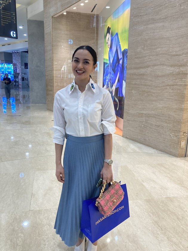 8 Photos of Celebrities who Attended the Launch of Nagita Slavina's Latest Fashion Collection, Including Syahnaz Sadiqah and Rachel Vennya