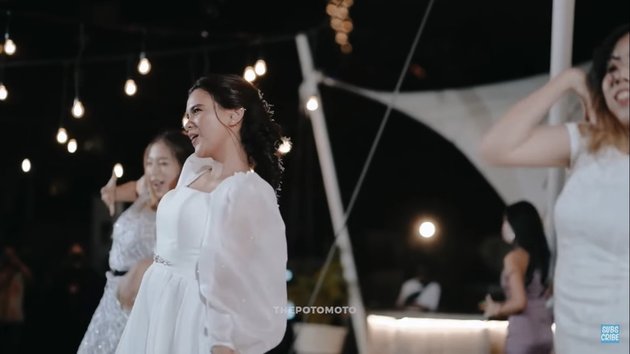 8 Portraits of Audi Marissa Dancing K-Pop Style at Her Wedding Party, Accompanied by BLACKPINK's 'Ice Cream' Song