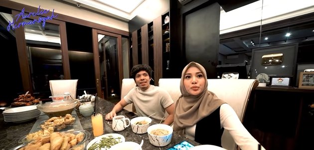 8 Photos of Aurel and Atta's First Iftar at Home, Providing Plenty of Food Including Fried Snacks - Kolak