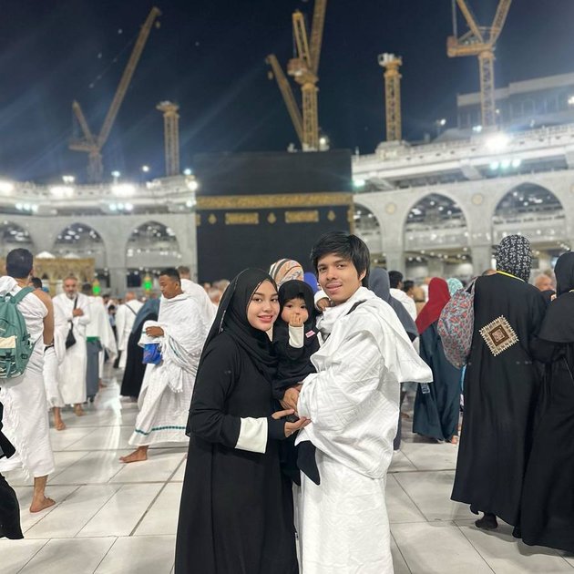 8 Photos of Aurel Hermansyah Wearing a Veil During Umrah, Initially Praised Then Criticized Because of the Clothes Worn