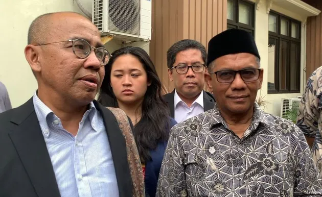  Ayah Teuku Ryan Salahkan Sang Anak Atas Perceraian
