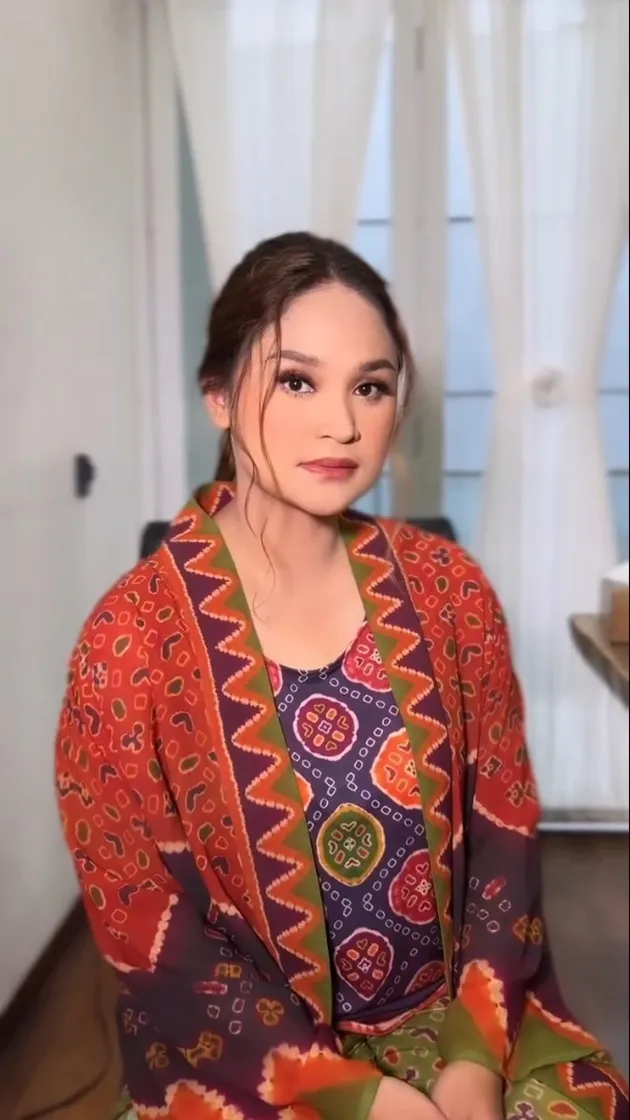 Istri Wendi Cagur Cantik Awet Muda