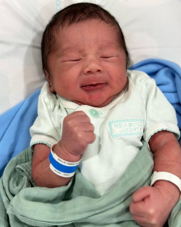 8 Pictures of Baby Archie, Child of Marshel Widianto and Cesen Former JKT48, So Cute with His Chubby Cheeks