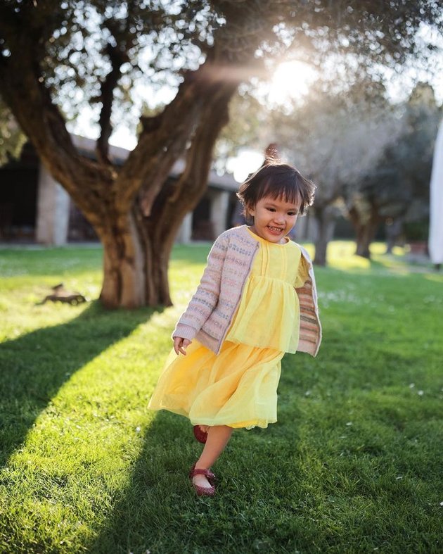 8 Photos of Baby Claire as a Little Socialite During Her Trip to Italy, Her Style is Just as Beautiful and Stylish as Shandy Aulia's