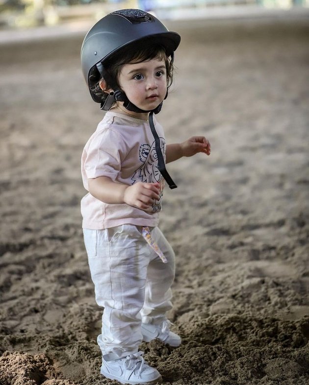 8 Photos of Baby Guzel, Ali Syakieb & Margin's Child, Who Caught Attention When Riding Horses, Will She Follow in 'Aunt' Nabila Syakieb's Footsteps? 