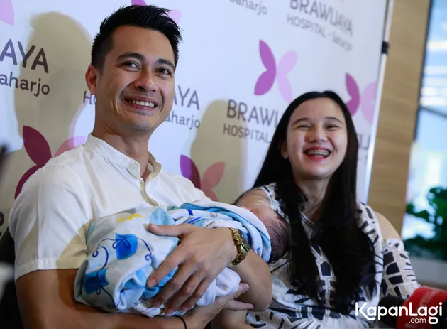 Eza Gionino Anak Ketiga