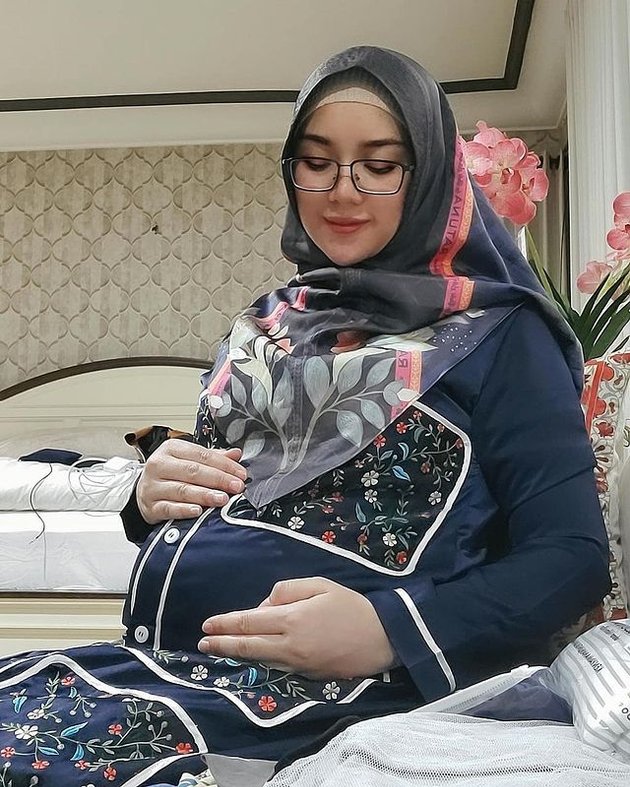 8 Potret Bebi Silvana Opick's Wife Showing Babybump of First Child, Beautiful and Glowing Stolen Attention