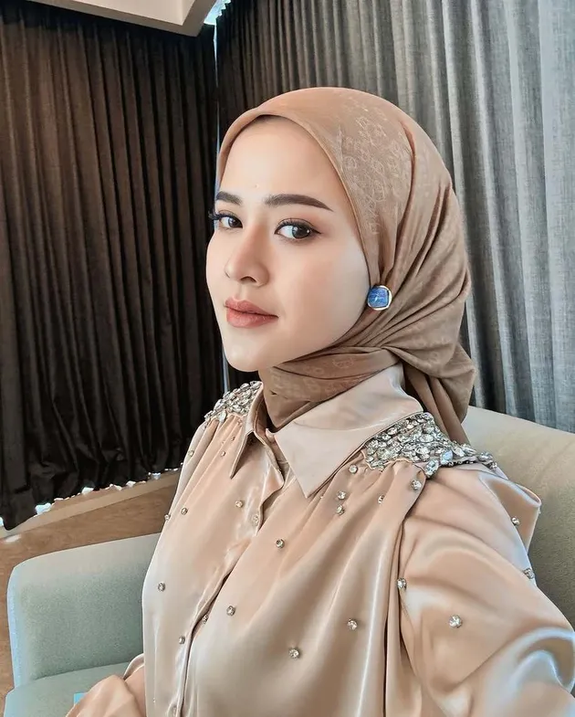 Bella Bonita Berhijab di Momen Lebaran