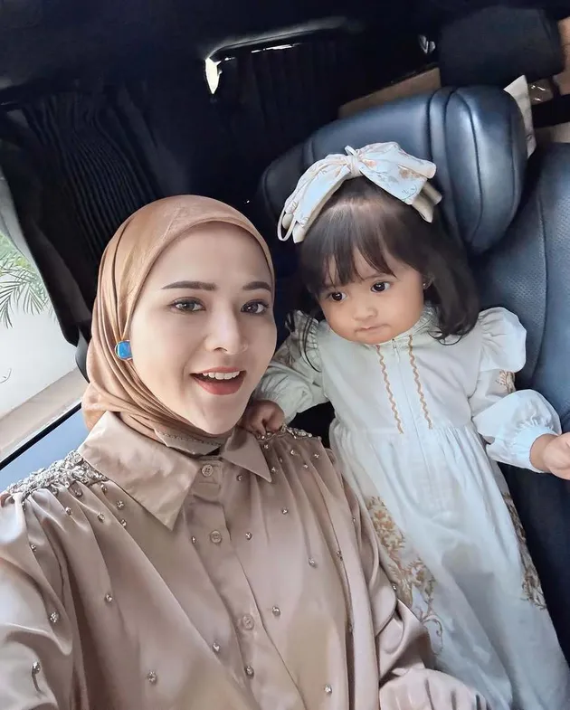 Bella Bonita Berhijab di Momen Lebaran