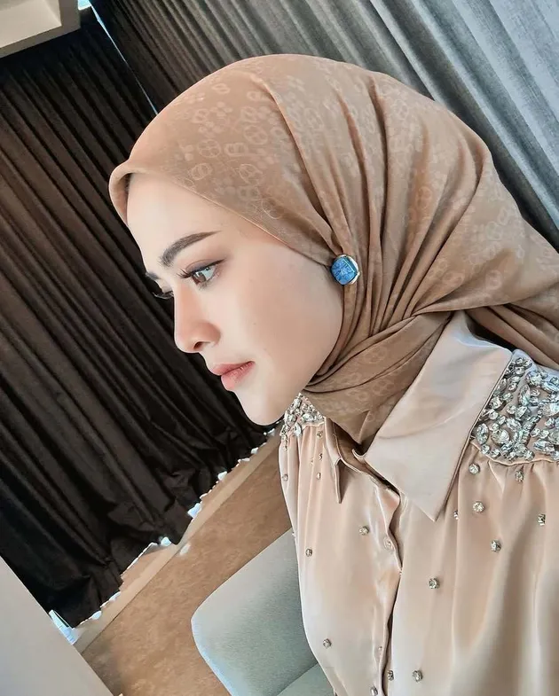 Bella Bonita Berhijab di Momen Lebaran