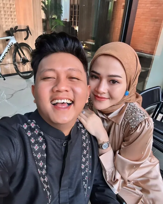 Bella Bonita Berhijab di Momen Lebaran