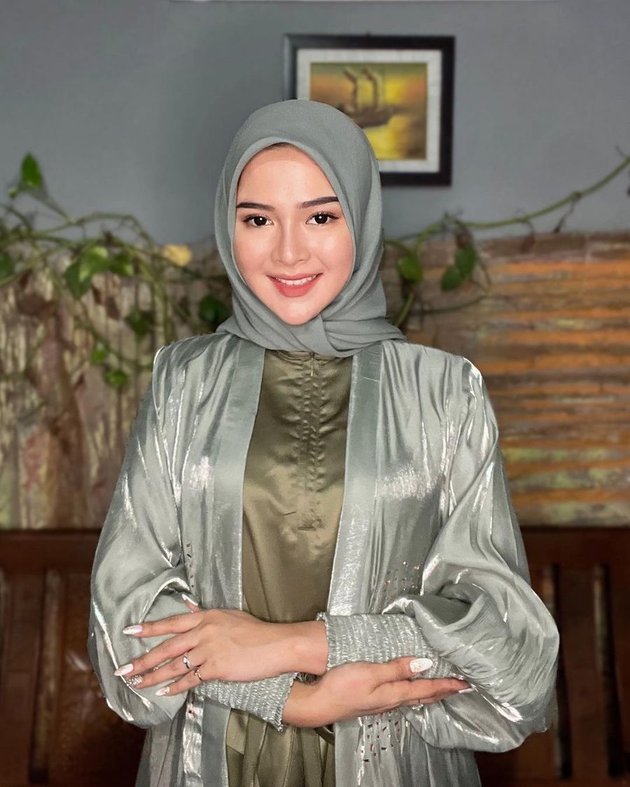 8 Portraits of Bella Bonita, Denny Caknan's Wife, in Hijab, Netizens: Soothing Like Mosque Tiles