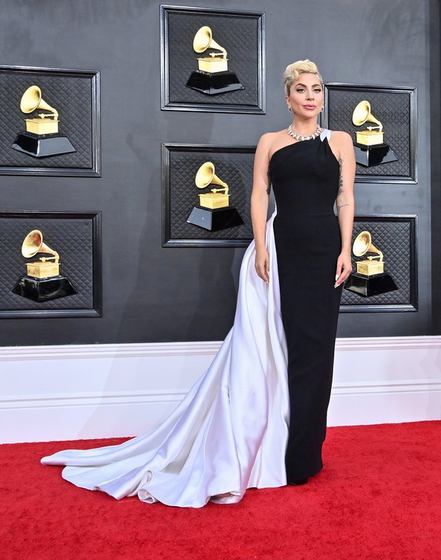 8 Portraits of Best Dresses on the Grammy Awards 2022 Red Carpet, Dua Lipa to Billie Eilish Looks Stunning All in Black