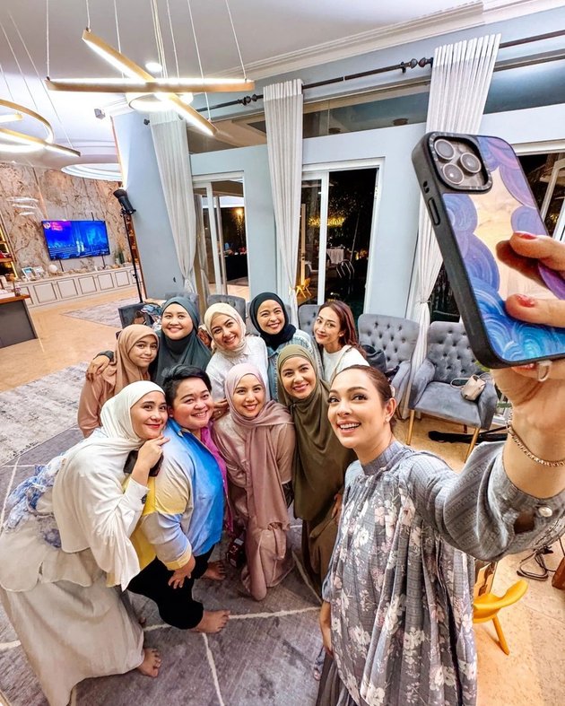 8 Portraits of Artists Having Iftar at Luxury Homes, Sienna Marshanda's Daughter Becomes the Highlight