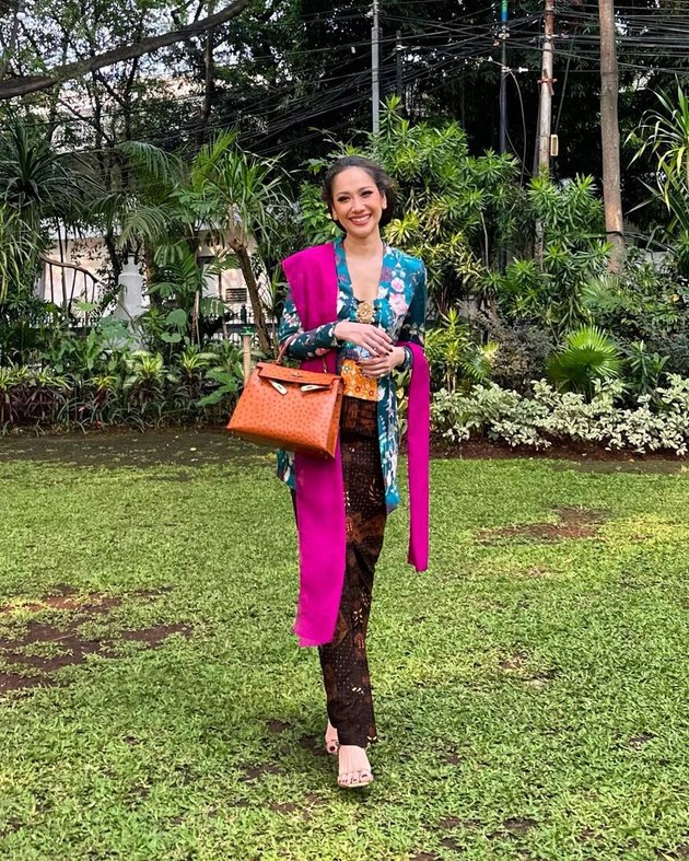 8 Portraits of Bunga Citra Lestari Who Admits to Never Being Able to Move On from the Late Ashraf Sinclair Despite Getting Married Again, Mentioning About Happiness