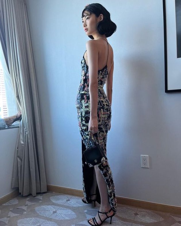 8 Beautiful Portraits of Jung Ho Yeon at the Emmy Awards, Earned the Best Dressed Title - Flooded with Praise for Combining Korean Culture with Luxury Gowns