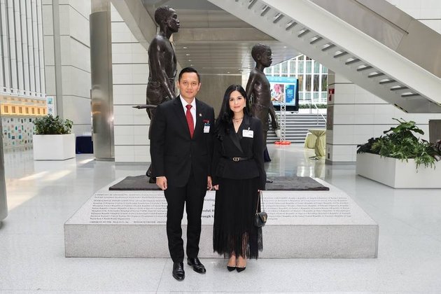 8 Beautiful Portraits of Annisa Pohan Accompanying Agus Yudhoyono on Foreign Missions