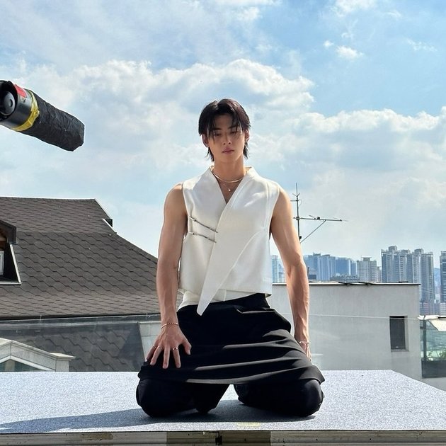 8 Photos of Cha Eun Woo Looking More Muscular in the Latest Photoshoot, Super Macho!