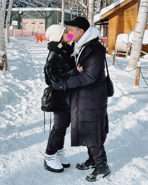 8 Photos of Chelsea Olivia and Glenn Alinskie's Vacation with Children, Ready to Celebrate White Christmas in Japan