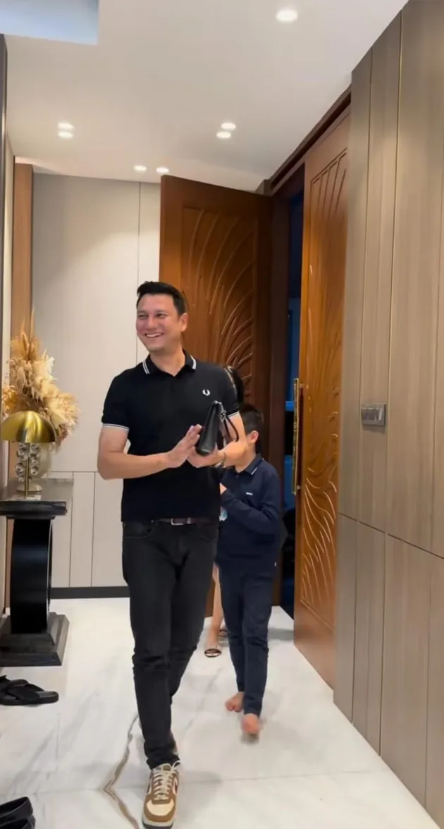 ekspresi Christian Sugiono Dapat Kejutan Ultah 