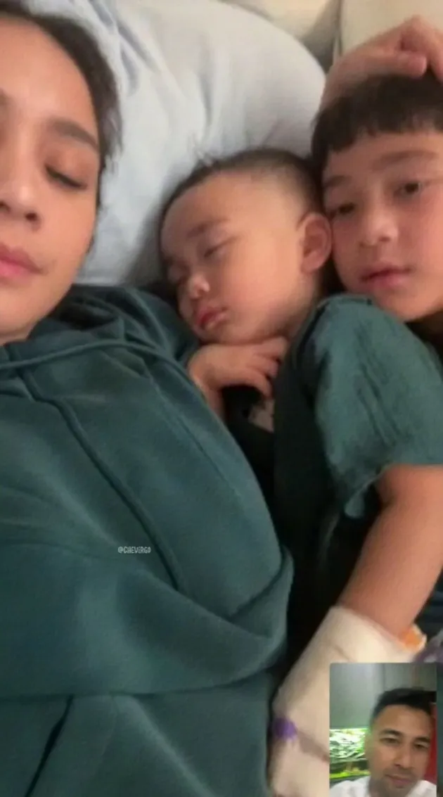 8 Portraits of Rayyanza who is currently ill, weak until needing an infusion - Rafathar becomes an alert brother