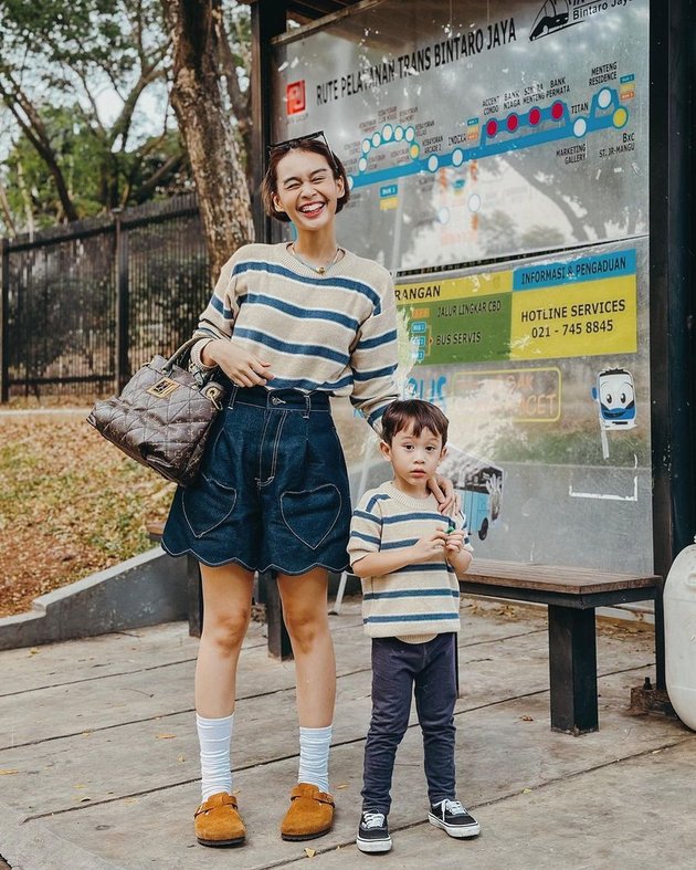 8 Portraits of Conchita Caroline with Her Son Who Looks Like a Sibling, Often Wearing Matching Outfits Making Netizens Adore Them