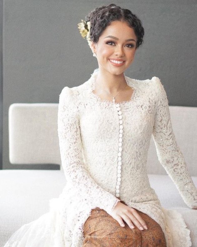 8 Portraits of the Details of Mutiara Baswedan's Wedding Dress, Anies Baswedan's Daughter, Beautiful and Elegant White Kebaya - Combining the Favorite Elements of the Bride