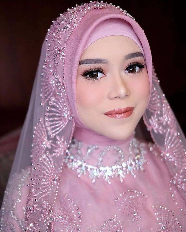 8 Portraits of Lesti's Detailed Makeup from the Bainai Night to the Wedding Ceremony, Consistently Beautiful - Astonishing and Flooded with Praises