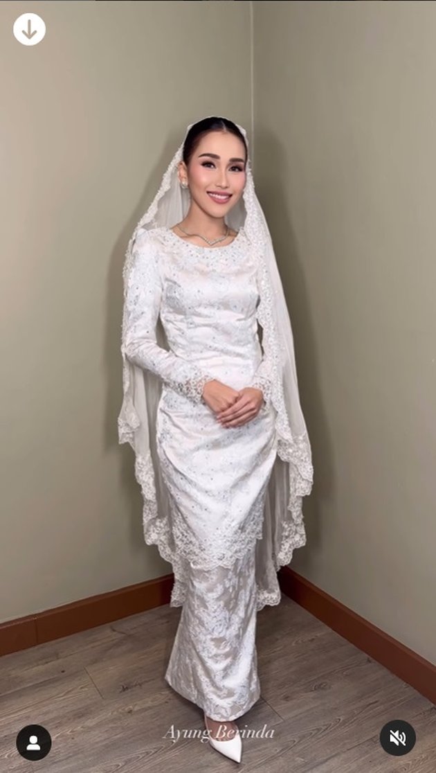 8 Portraits of Ayu Ting Ting's Detailed Appearance in the Engagement Procession, Already Emitting the Aura of a New Bride - Flawless Makeup Makes People Stunned