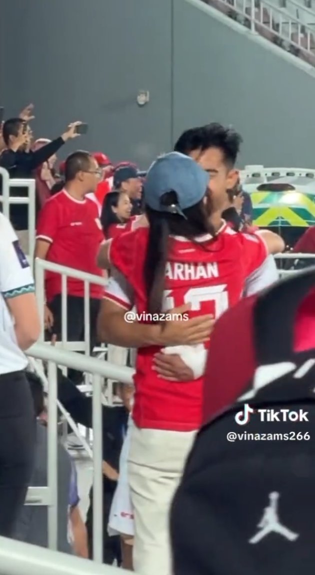 8 Photos of the Moment Azizah Salsha Embraces Pratama Arhan After Her Husband Becomes the Decider of U-23 National Team's Victory in Penalty Shootout
