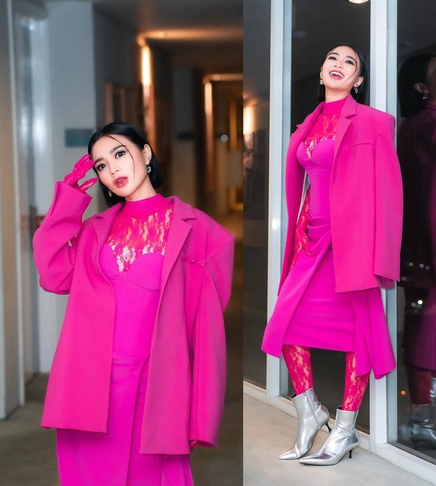 8 Moments of Wika Salim's Broken Zipper, Even Though She Was Already Beautifully Dressed in Pink